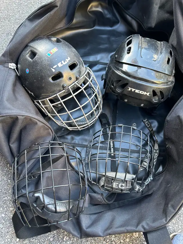 hockey skates helmets ccm bag in Hockey in City of Toronto - Image 6