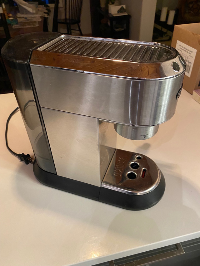De’Longhi Dedica EC685 Espresso Machine  in Coffee Makers in Kingston - Image 4