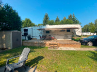 39’ Trailer for sale in trailer park