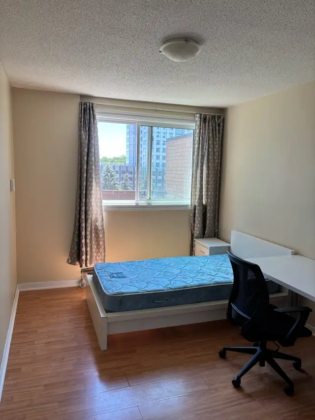 3 beds 2 baths student condo/townhouse for rent
