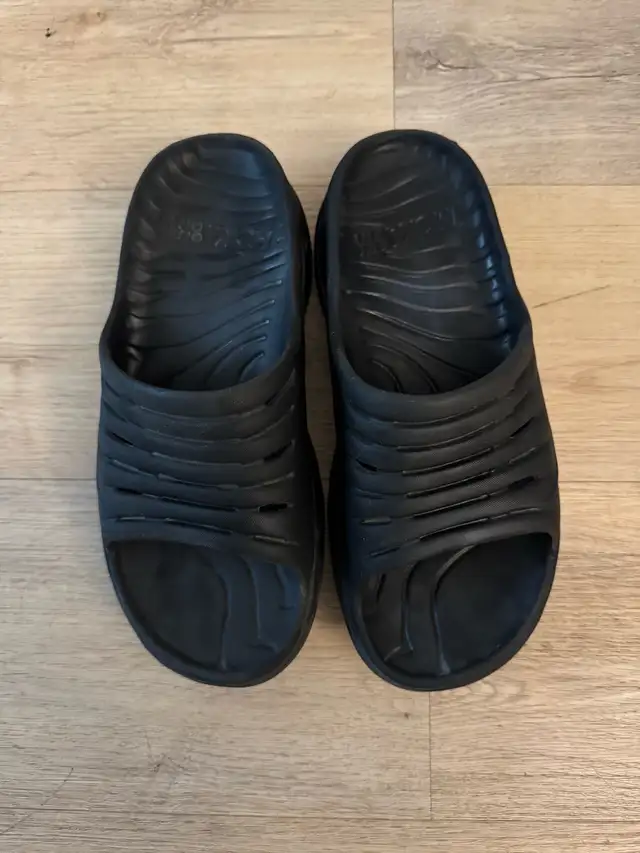 Hoka One Recovery Slides