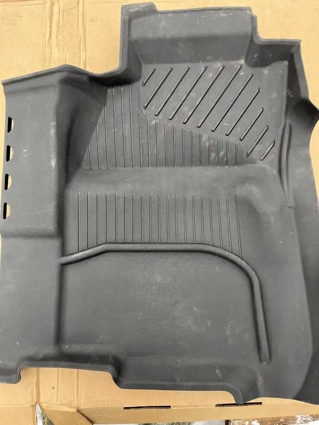 GM Silverado/Sierra all weather floor mats. GM & Huskyliners in Other Parts & Accessories in Owen Sound - Image 5