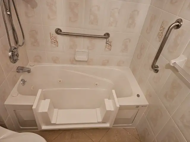 Free Grab Bar and Home Safety Check in Health and Beauty Services in Oshawa / Durham Region - Image 3