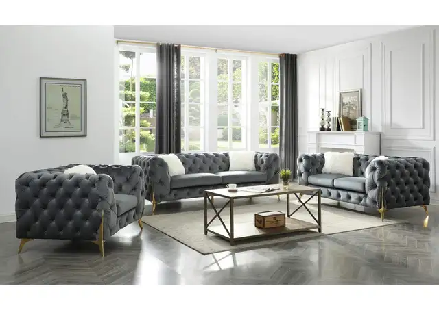 Velvet Chesterfield Sofa Set in Couches & Futons in Markham / York Region - Image 4
