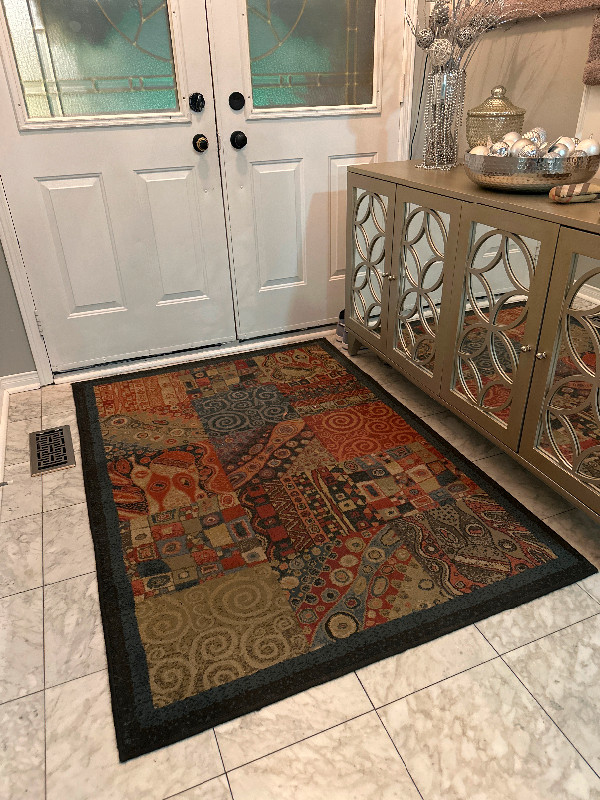 Vintage Abstract Design Carpet in Rugs, Carpets & Runners in Hamilton