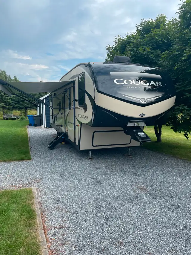 Fifthwheel Cougar 29RDB Half Ton 2019 in RVs & Motorhomes in Rimouski / Bas-St-Laurent - Image 2