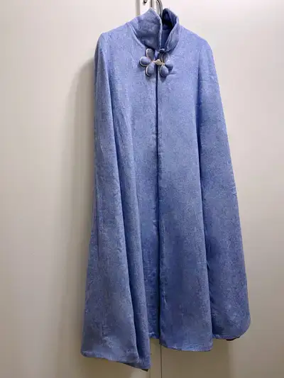 Frozen Cloak: Blue, suitable for everyone