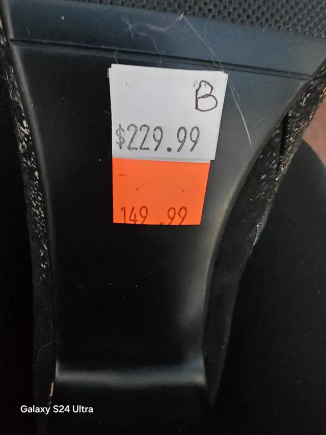 JOLIES BOTTES NEUVES POUR DAME in Women's - Shoes in Laval / North Shore - Image 3