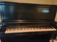 Piano upright 