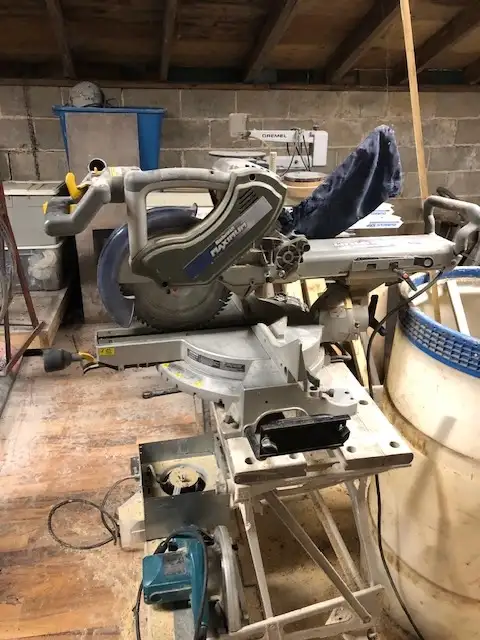 Saw: Dual Bevel Sliding Mitre saw in Power Tools in St. Catharines - Image 3