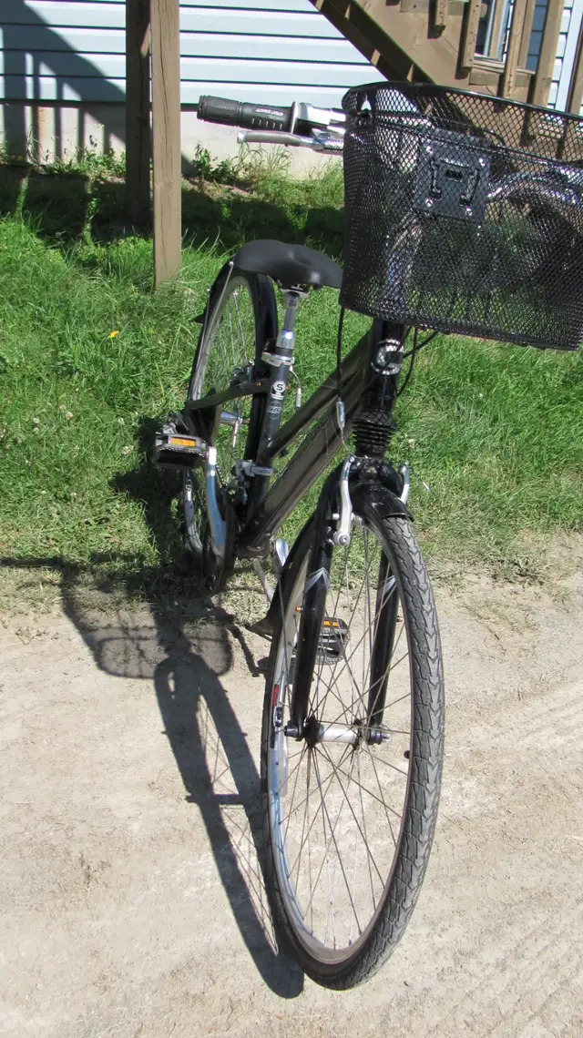 VÉLO CANNONDALE COMME NEUF PAYER $1200 in Road in Rimouski / Bas-St-Laurent - Image 10