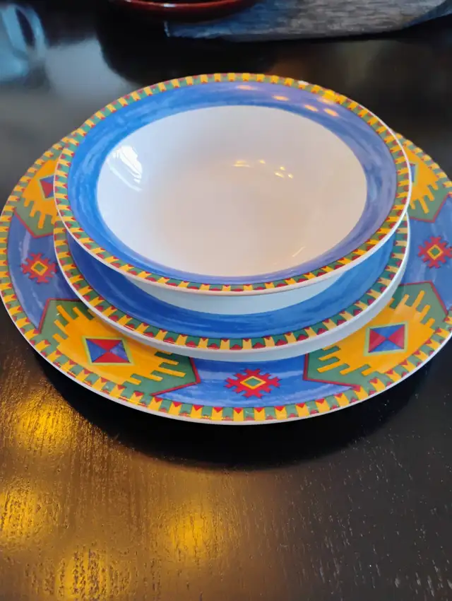 Dish Set in Kitchen & Dining Wares in Hamilton - Image 4
