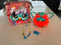 Furby Coral *French* Version- New