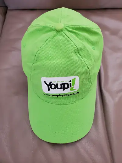 2 CASQUETTES NEUVES 22"TOUR TETE AJUSTABLES : $5.00  CHACUNE, View more