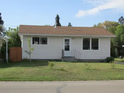 Address: 302 7th Avenue W, Nipawin Description: • Spacious bungalow home • 2 bedrooms on the main fl...
