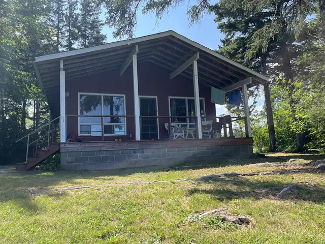 Relaxing Waterfront Retreat in New Brunswick in Canada - Image 2