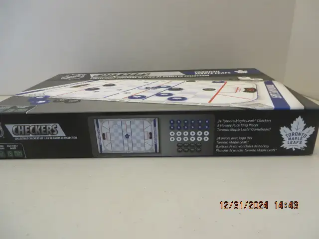Toronto Maple Leaf Checkers Game in Arts & Collectibles in Kingston - Image 3