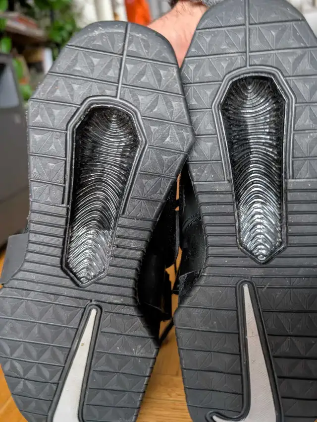 Chaussures d'haltérophilie/ Weightlifting shoes in Men's Shoes in City of Montréal - Image 3