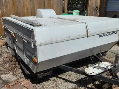 1993 Starcraft pop‑up trailer sold as‑is. Interior is torn apart and needs a full rebuild. Not camp‑...