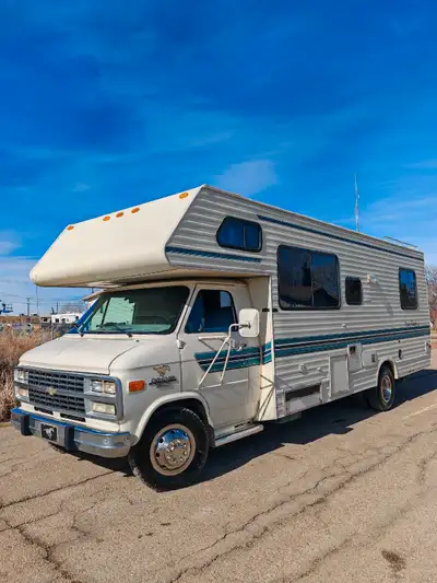 Selling 1994 Chevrolet G30 Four Winds. Low Milage 86000km. Motorhome is in mint condition inside and...