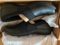 Women’s Clarke loafers size 7 black