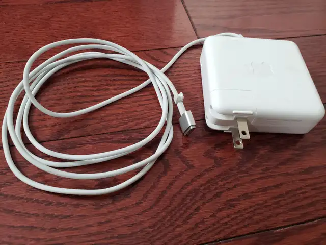 Apple 85W MagSafe 2 Power Adapter for MacBook Pro - Original in Laptop Accessories in City of Toronto - Image 3