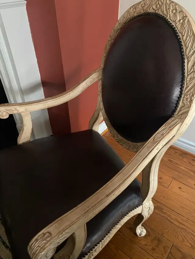 Vintage Louis Extra Wide Armchair in Chairs & Recliners in Markham / York Region - Image 3