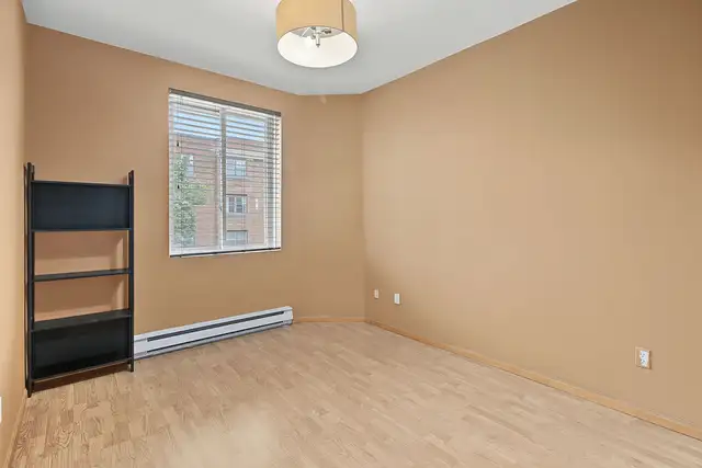 Spacious 5 ½ in NDG, 3 Bed + Office, Metro Villa-Maria & Vendome in Long Term Rentals in City of Montréal - Image 7