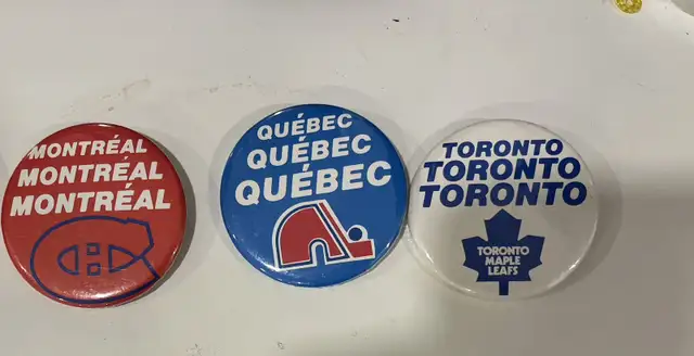 Vintage 1980 NHL Pin Back Buttons   in Arts & Collectibles in City of Toronto - Image 3