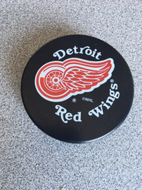 NHL Detroit redwings hockey puck