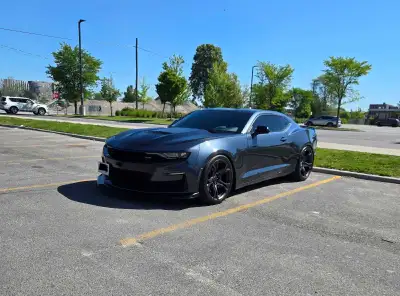 Testing the waters. Super clean 2019 2ss 1le 19000 km 6 speed Manuel the whole car is ceramic coated...
