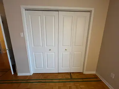 Bifold Closet Door / portes pliantes, View more