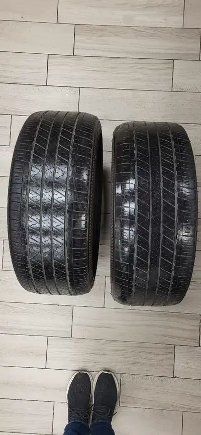 2 pneus été 245/40/19 Dunlop Sport 5000 bon pour un été Habite Blainville, travaille à