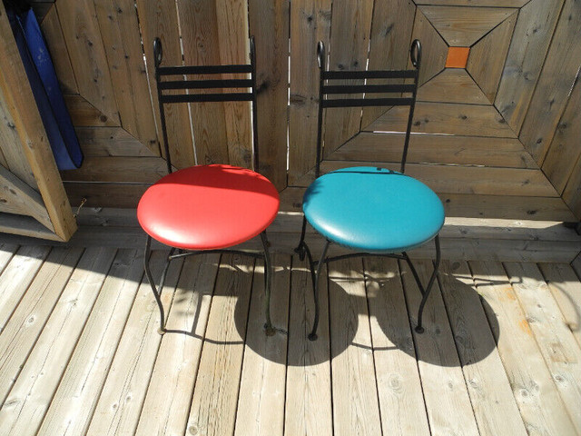 Chaise bistro en fer forgé, ''Trica'', assise en cuirette dans Mobilier pour terrasse et jardin  à Ville de Montréal