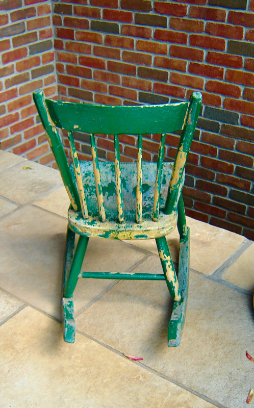 Attractive Antique Shabby Chic Child Wooden Rocking Chair in Arts & Collectibles in City of Toronto - Image 4