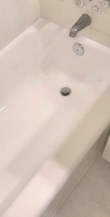 WANTED: bath tub reglaze in Whitby  in Hand Tools in Oshawa / Durham Region