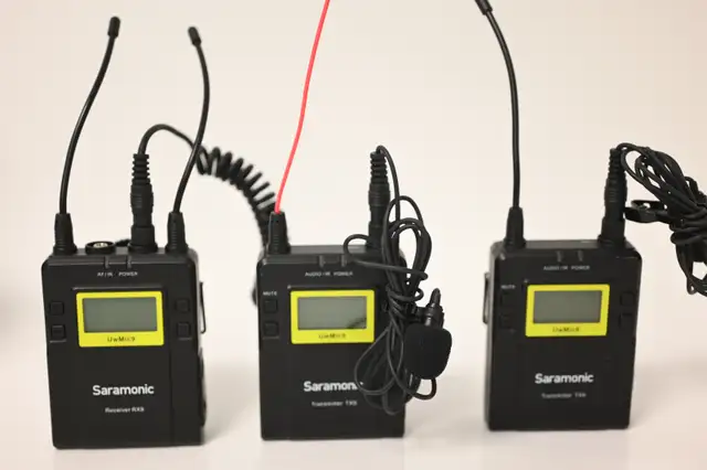 Saramonic UwMic9 DTLK - Dual TX LAV Wireless Mic Used Good