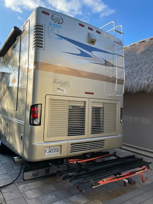 2006 Monaco Kinght PDQ Motorise in RVs & Motorhomes in Sherbrooke - Image 21