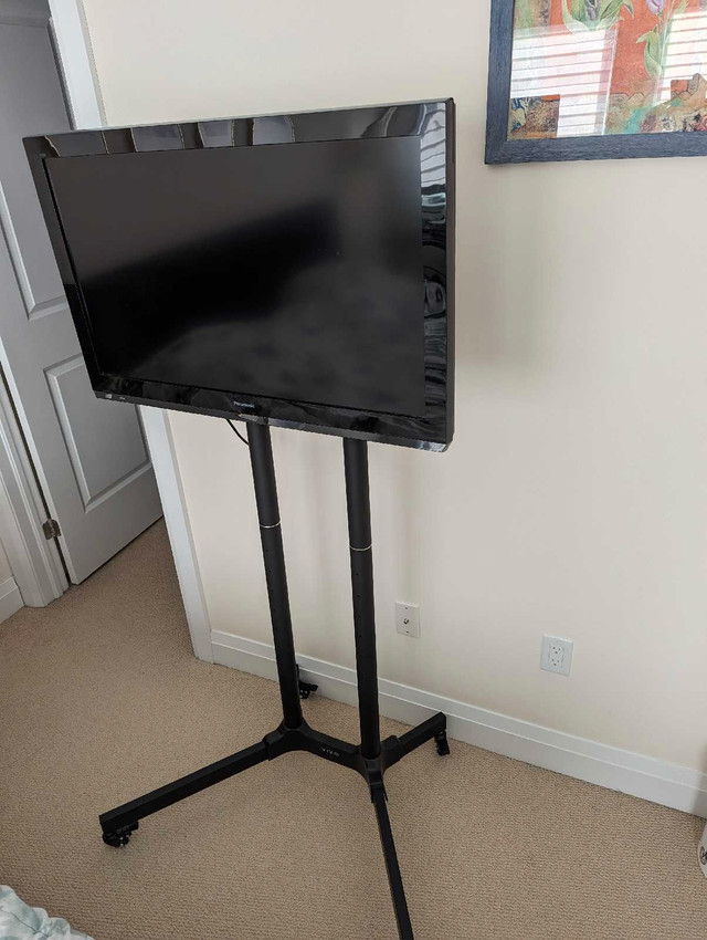 Like-new Vivo TV Cart (32" to 85" TV) in TVs in Markham / York Region