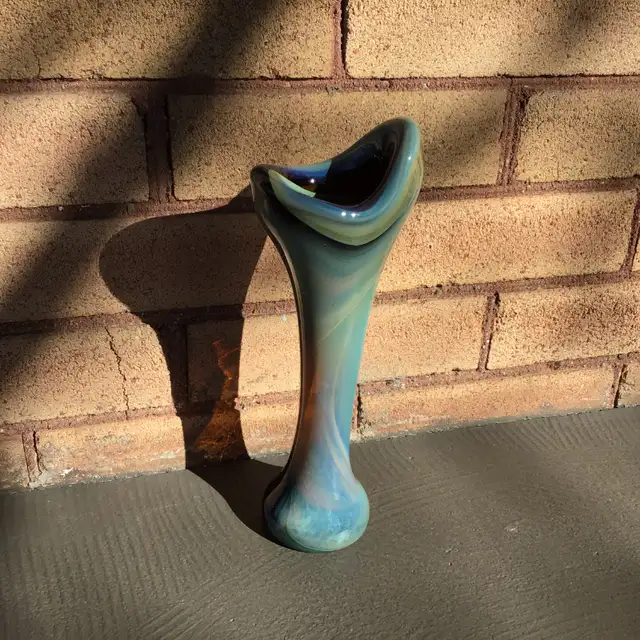 Phoenician Hebron swirl glaze hand-blown glass iridescent vase in Arts & Collectibles in Hamilton - Image 2