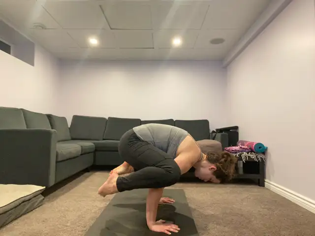 Online yoga65203784469122123