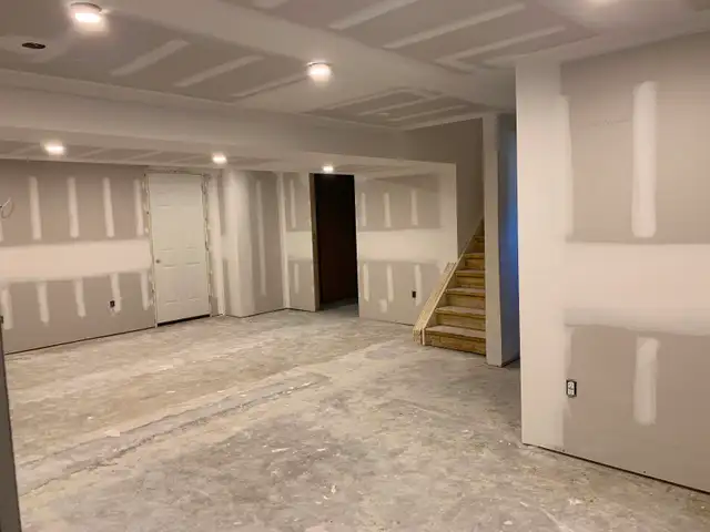 Drywall Taper - Taping and Mudding (Free Estimates / London) in Renovations, General Contracting & Handyman in London - Image 8