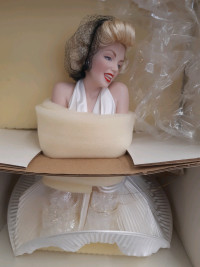 Vintage Rare Marilyn Monroe porcelain dolls
