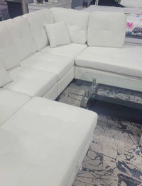 Cream sectional with ottoman Mississauga / Peel Region Toronto (GTA) Preview