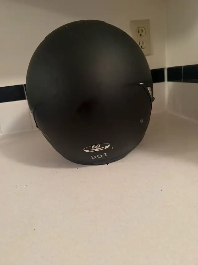 Ducati Helmet in good condition size M 2010 model 0F23 in Motorcycle Parts & Accessories in Edmonton - Image 5