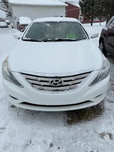 NEW MVI UNDERCOATED GREAT CONDITION GREAT PRICE 2013 HYUNDAI SONATA, 4 cyl, automatic, 174000 km, 4...