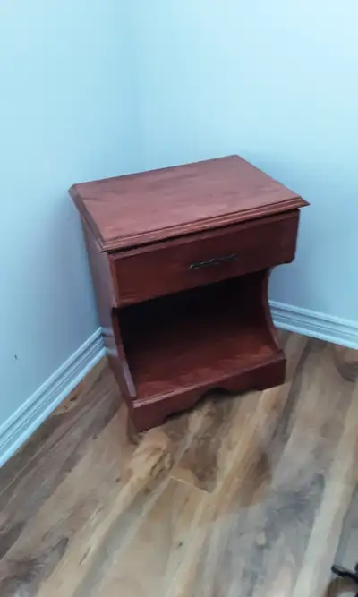 Table de rangement ou de chevet, View more