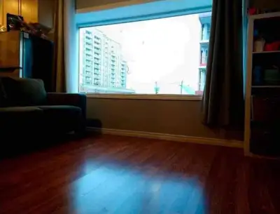 Welcome to your new home! Downtown Barrie,These single rooms are available for rent and offer a cozy...