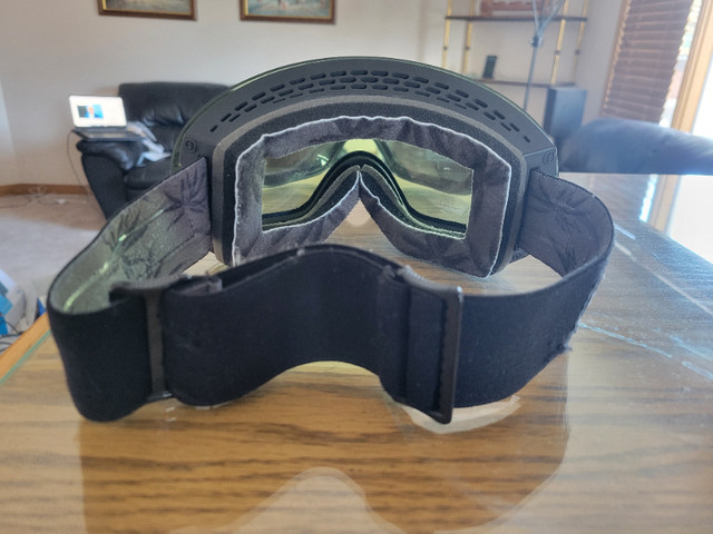 Electric EG3 Snow Goggle with bonus lens - NEW, NEVER USED in Other in Calgary - Image 3