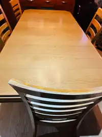 Dining Table with 4 chairs 
